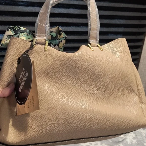 Steve Madden B Barker bag in Sand, removable pouch, Twilley, sueded lining, NWT - Picture 2 of 10
